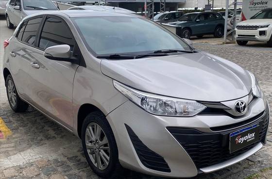 TOYOTA YARIS 1.5 16V FLEX XL PLUS CONNECT MULTIDRIVE TOYOTA YARIS 1.5 16V FLEX XL PLUS CONNECT MULTIDRIVE